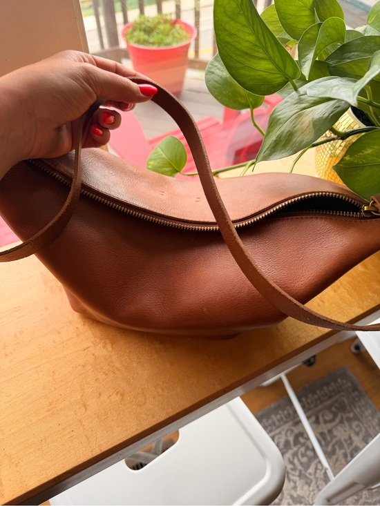 Madewell Handbags - Madewell “Leather Sling Bag” English Saddle